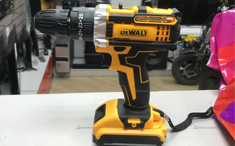 Ударный шуруповёрт DeWalt