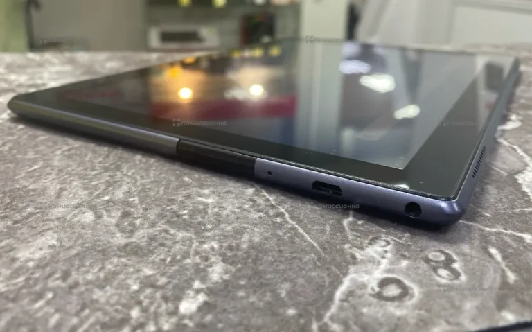 Планшет Lenovo Tab 4 TB-X304L 32Gb