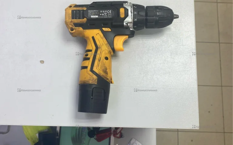 шуруповерт Deko 12 v