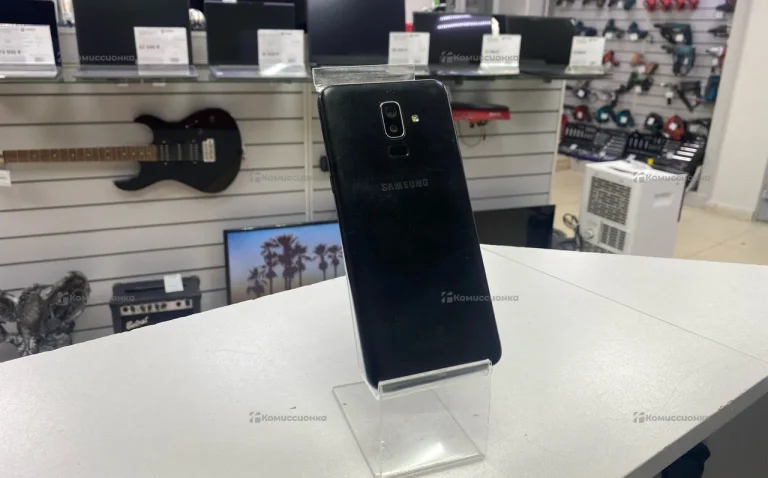 Samsung Galaxy J8 3/32 ГБ