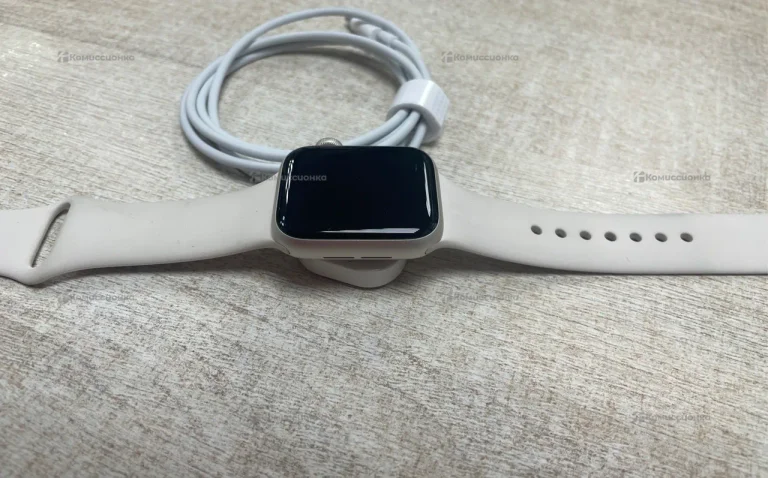 Часы  Apple Watch SE 40mm