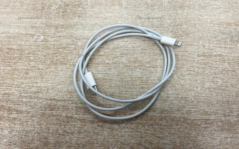 Провод Apple USB-C/Lightning
