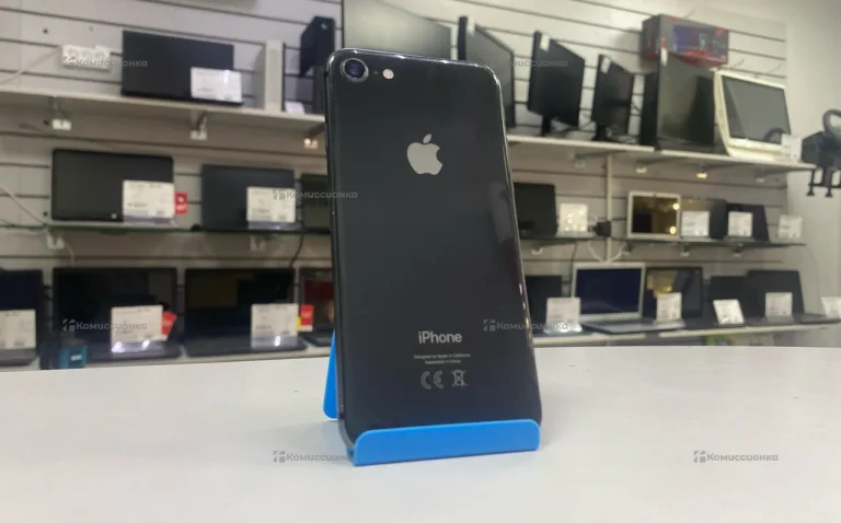 Телефон Apple IPhone 8 64Gb