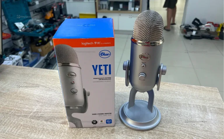 Микрофон Logitech Blue Yeti