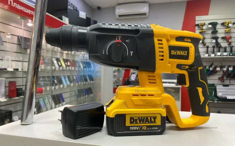 аккумуляторный перфоратор DeWalt 119v