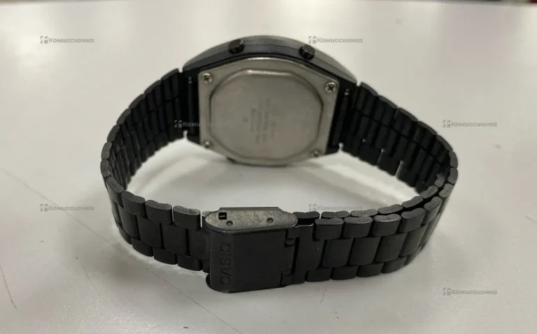 Часы  CASIO B640W