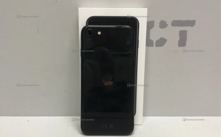 Apple iPhone SE (2020) 4/64 ГБ