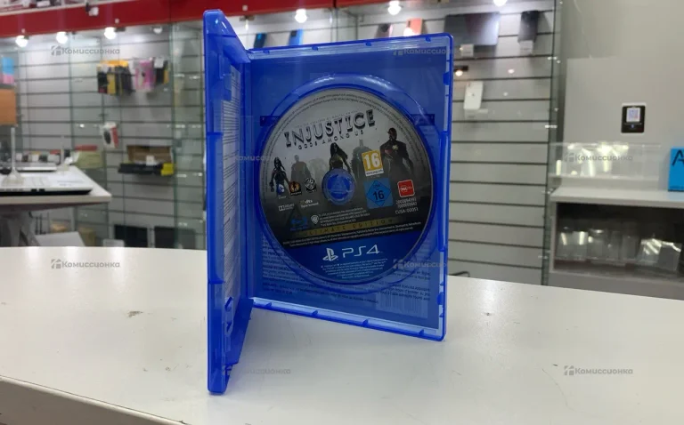 Диск PS4 INJUSTICE Ultimate Edition