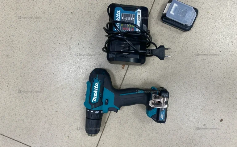 Аккумуляторный шуруповерт Makita DF333D