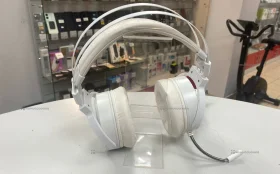 Наушники  белые