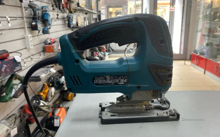 Электролобзик makita 4350FCT