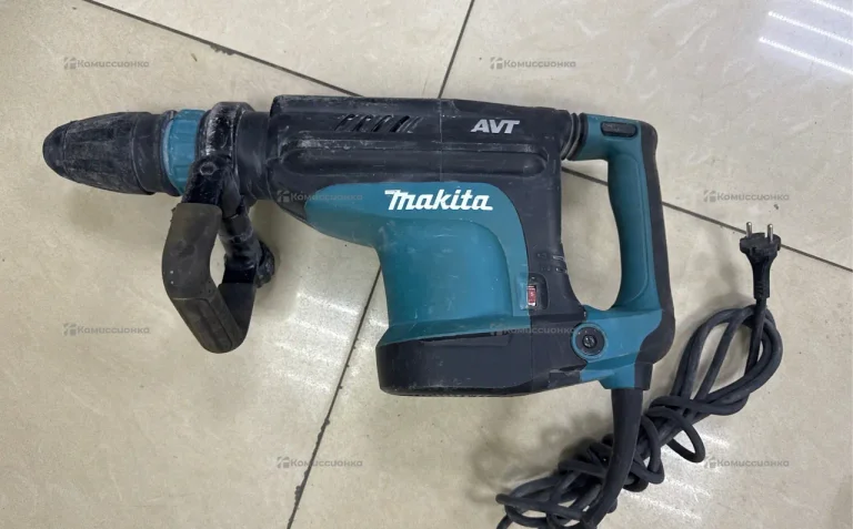 Отбойный молоток makita HM1213C