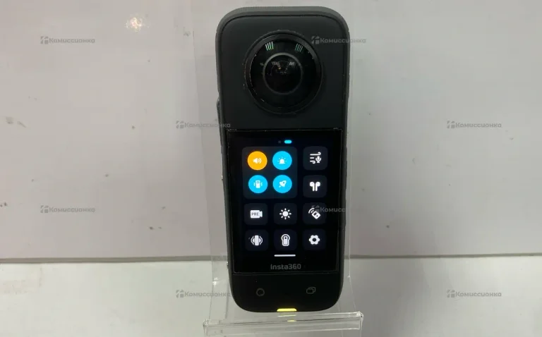 Видеокамера  insta360 x3