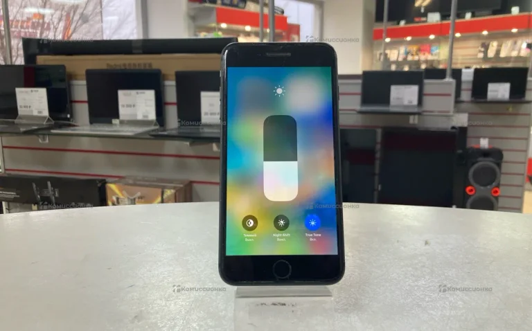 Apple iPhone 8 Plus 3/64 ГБ