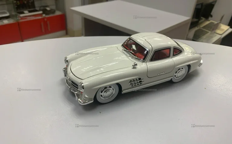 Автомобиль Mercedes-Benz 300 SL с парогенератором
