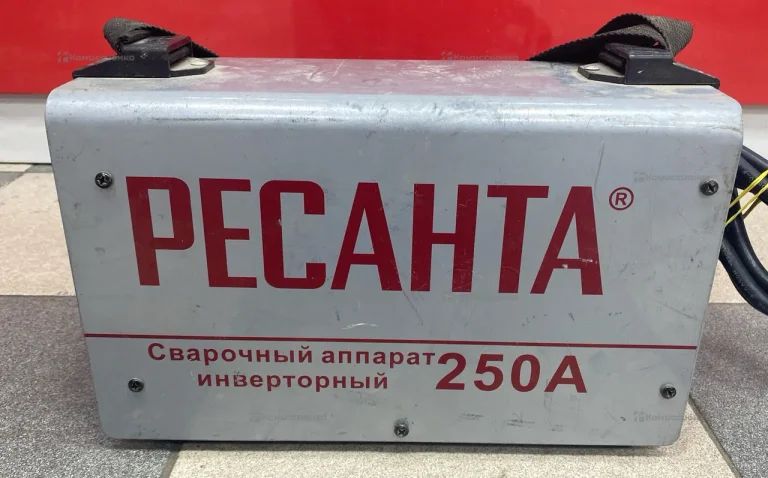 Сварочный аппарат инверторный Ресанта 250А