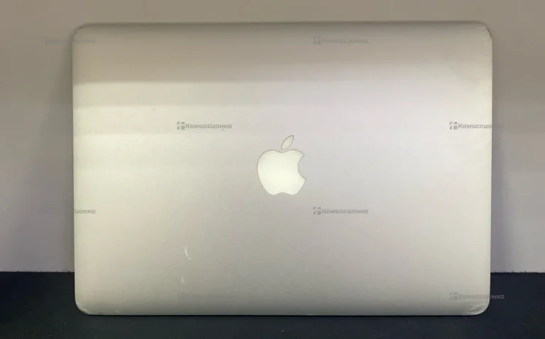 Ноутбук  MacBook Air-inch Mid 2011
