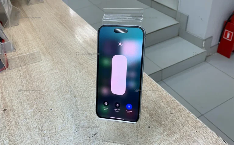 Apple iPhone 15 6/128 ГБ