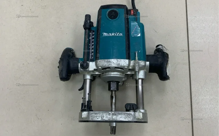 Фрезер makita RP2300FC
