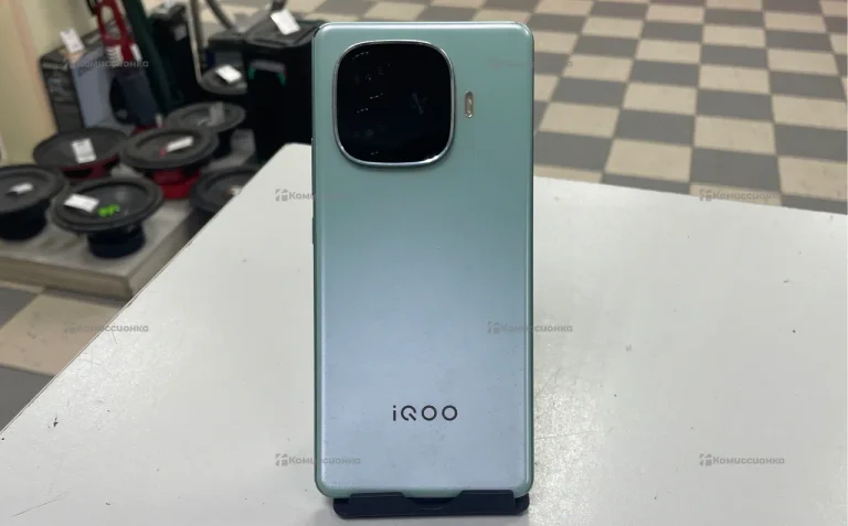 Vivo iQOO Z9 Turbo 12/256 ГБ