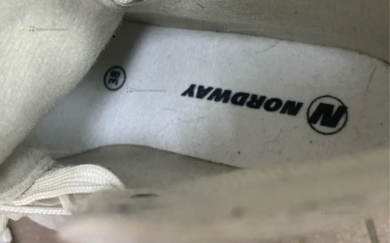 Коньки  Nicole