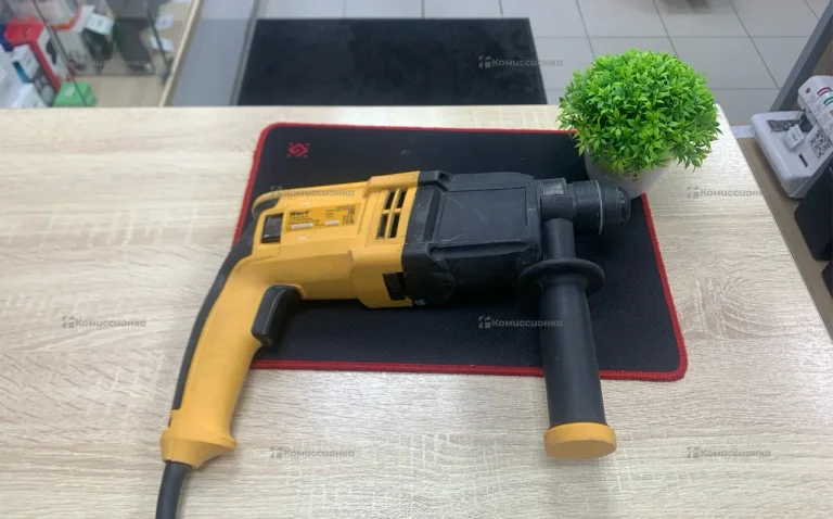 Перфоратор Wert ERH 0724HRE