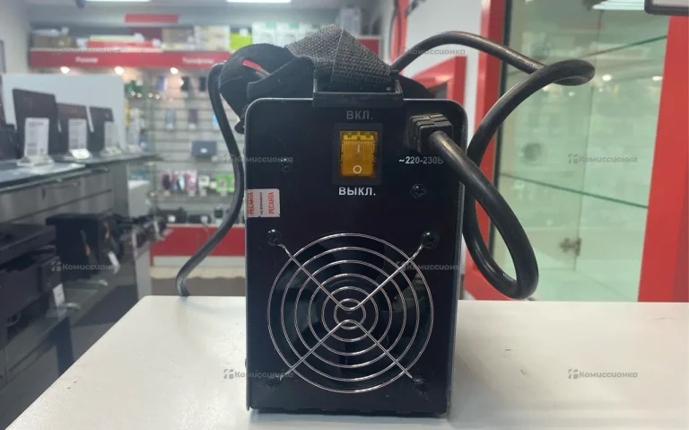 Сварочный аппарат инвенторный Ресанта САИ220