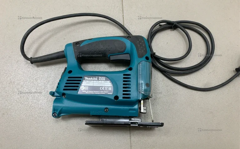 Электролобзик makita 4326