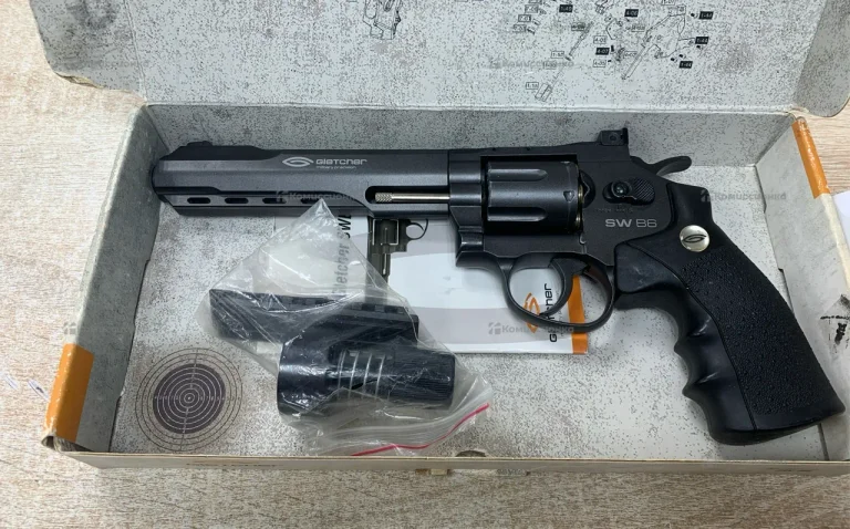 Револьвер Gletcher sw b6