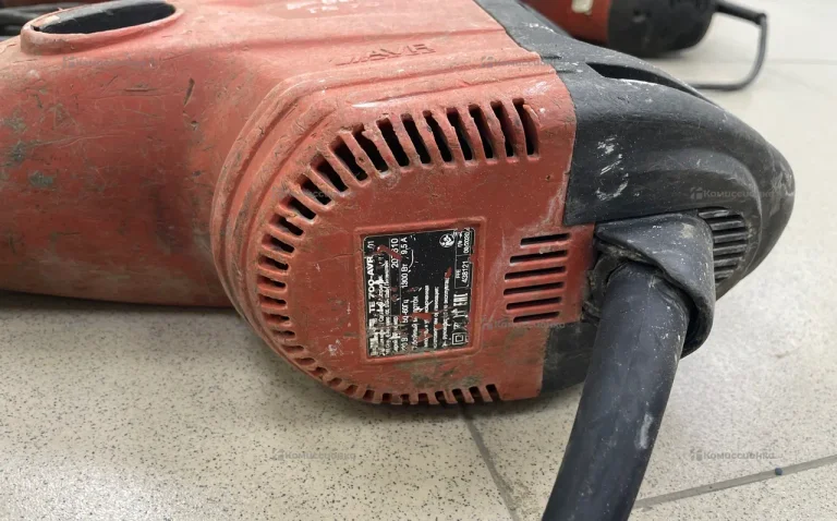 Отбойник Hilti te 700 avr
