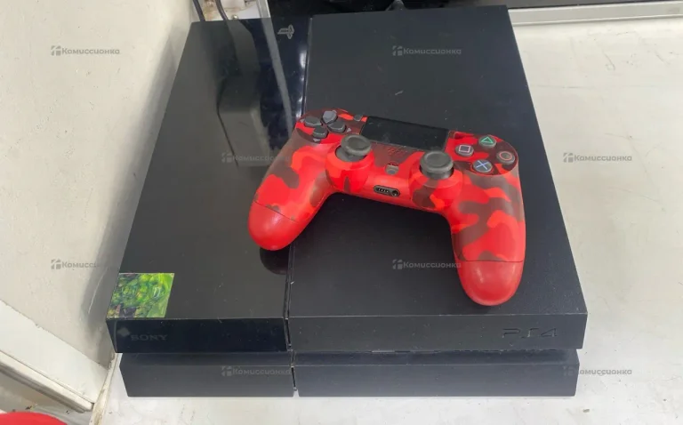 Приставка PS4. fat
