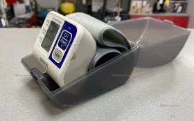 Танометр Omron на запястье