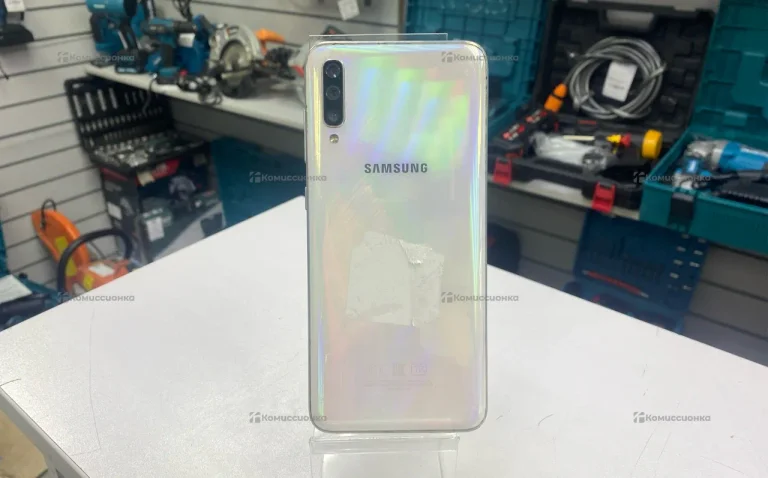 Samsung Galaxy A70 6/128 ГБ
