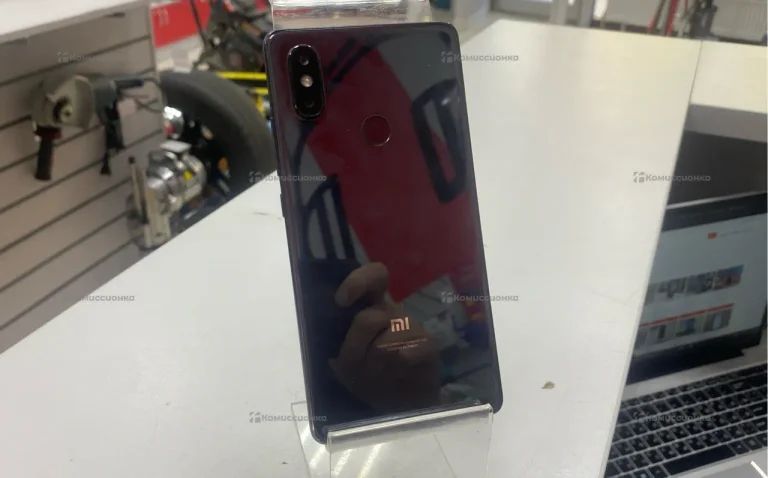 Xiaomi Mi 8 SE 6/64 ГБ