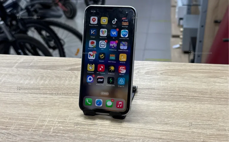 Apple iPhone XR 3/64 ГБ