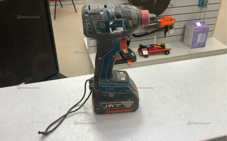 Гайковерт Bosch 18V-200C