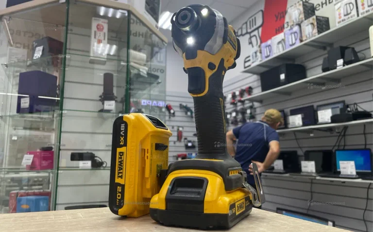 Винтоверт DeWalt DCF850