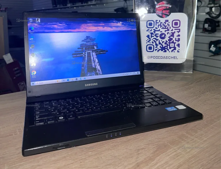 Ноутбук  Samsung NP300V4A