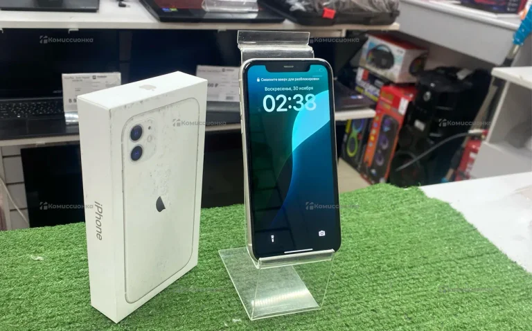 Apple iPhone 11 4/128 ГБ