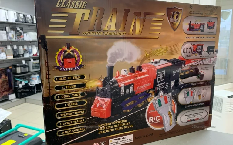 Железная дорога на пульте управления с дымом