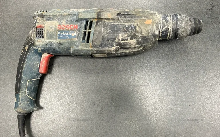 перфоратор Bosch GBH240
