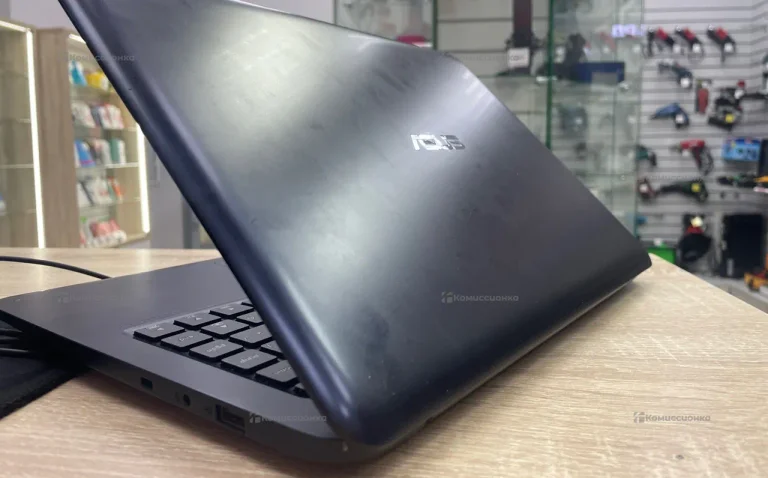 Ноутбук  Asus Vivobook e14