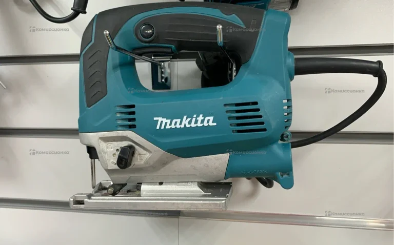 лобзик Makita JV0600