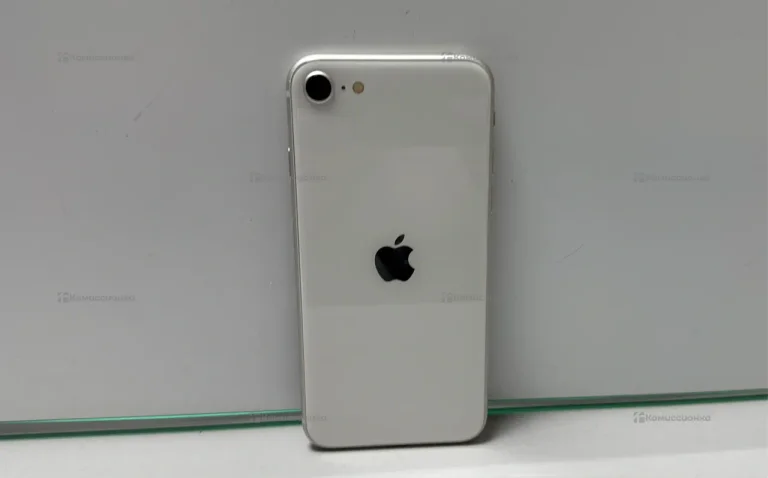 Apple iPhone SE (2022) 4/64 ГБ