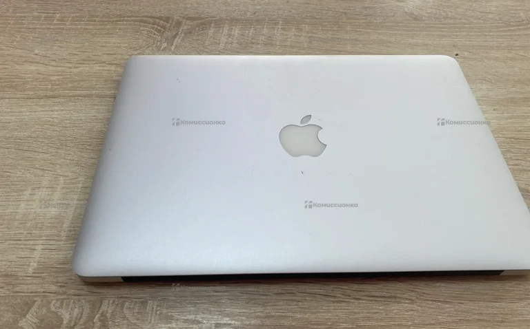 Ноутбук MacBook Air (13-inch, Mid 2012)