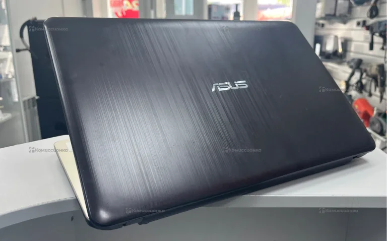 Ноутбук ASUS Vovobook 15 x540ma