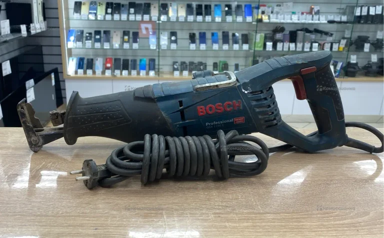 Сабельная пила  Bosch GSA1100E