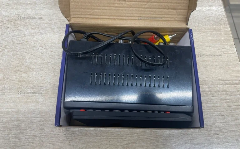 Цифровая ТВ приставка  Dv3T8000