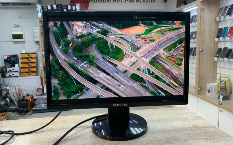 Монитор  Samsung MY19W5