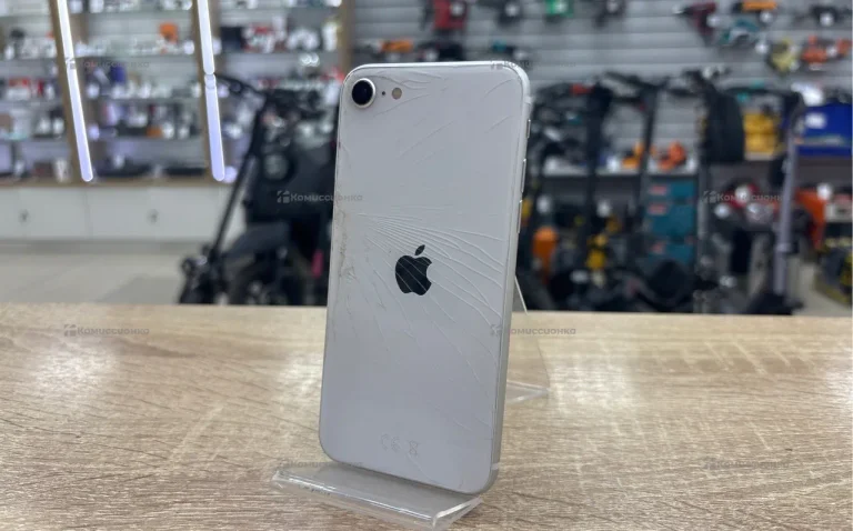Apple iPhone SE (2020) 3/64 ГБ
